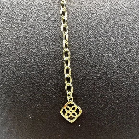 Kendra Scott Gold Heart Necklace with Ivory Mother of Pearl. - Picture 5 of 9